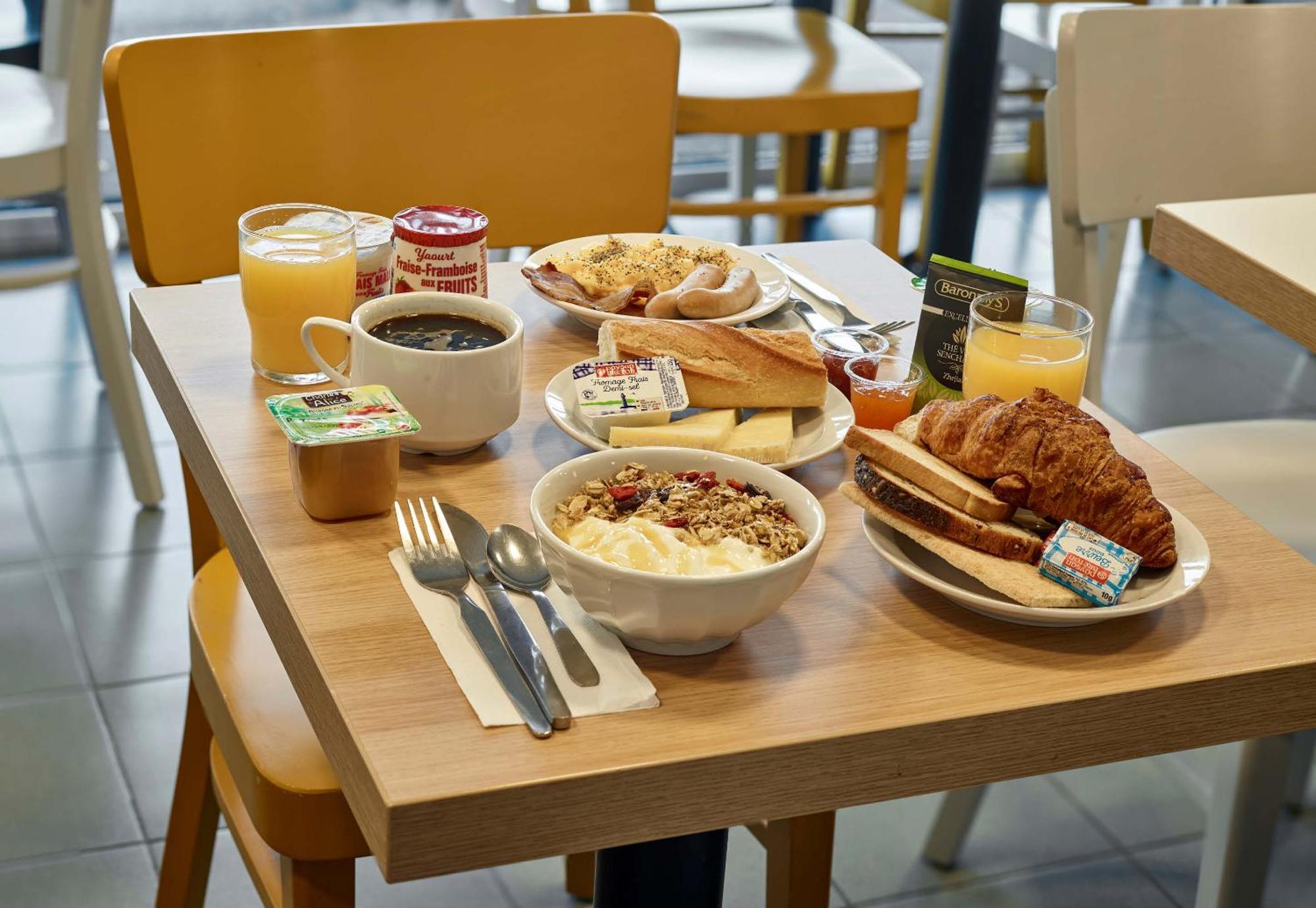 B&B Hotel Orgeval מראה חיצוני תמונה