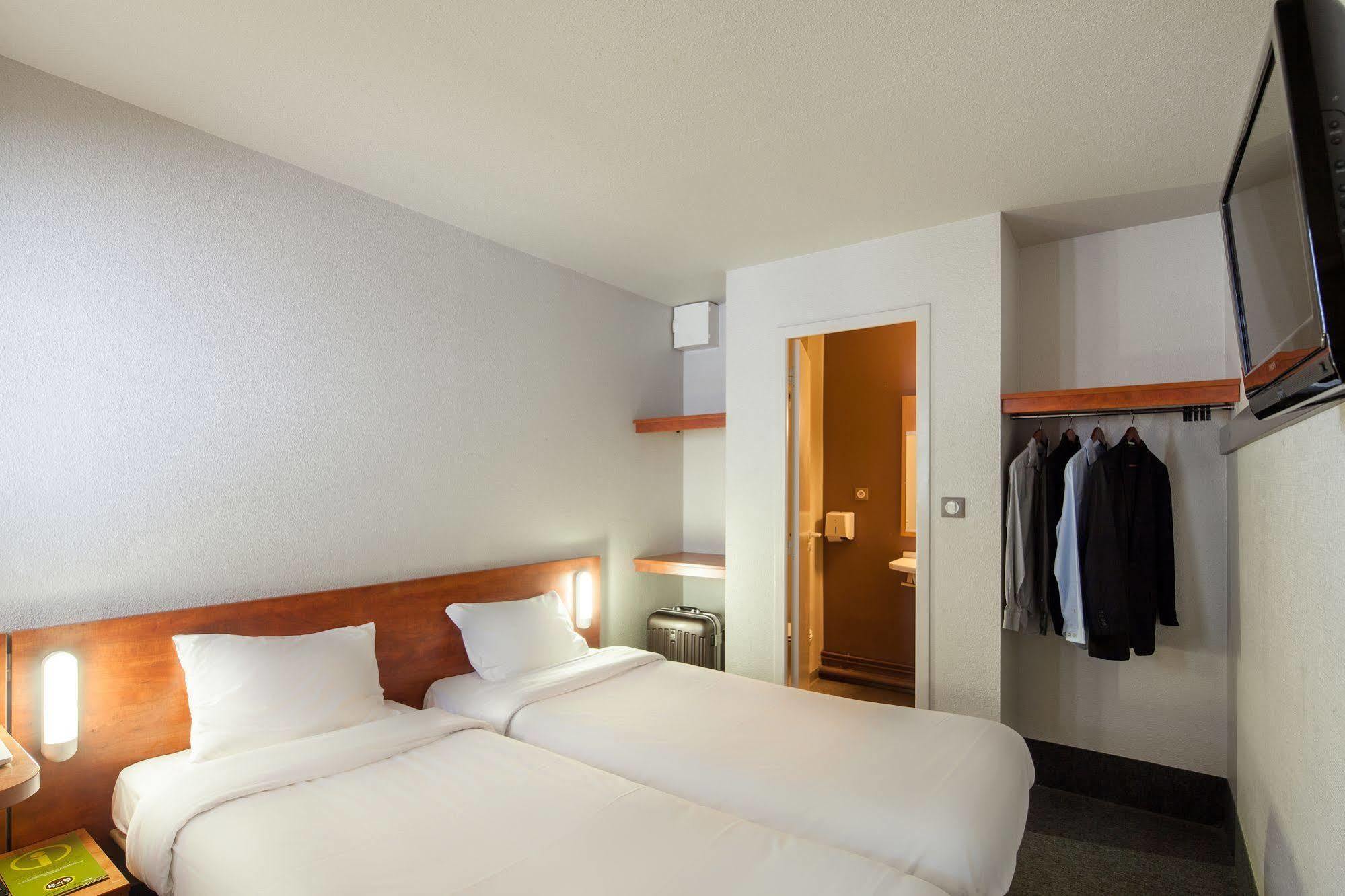 B&B Hotel Orgeval מראה חיצוני תמונה