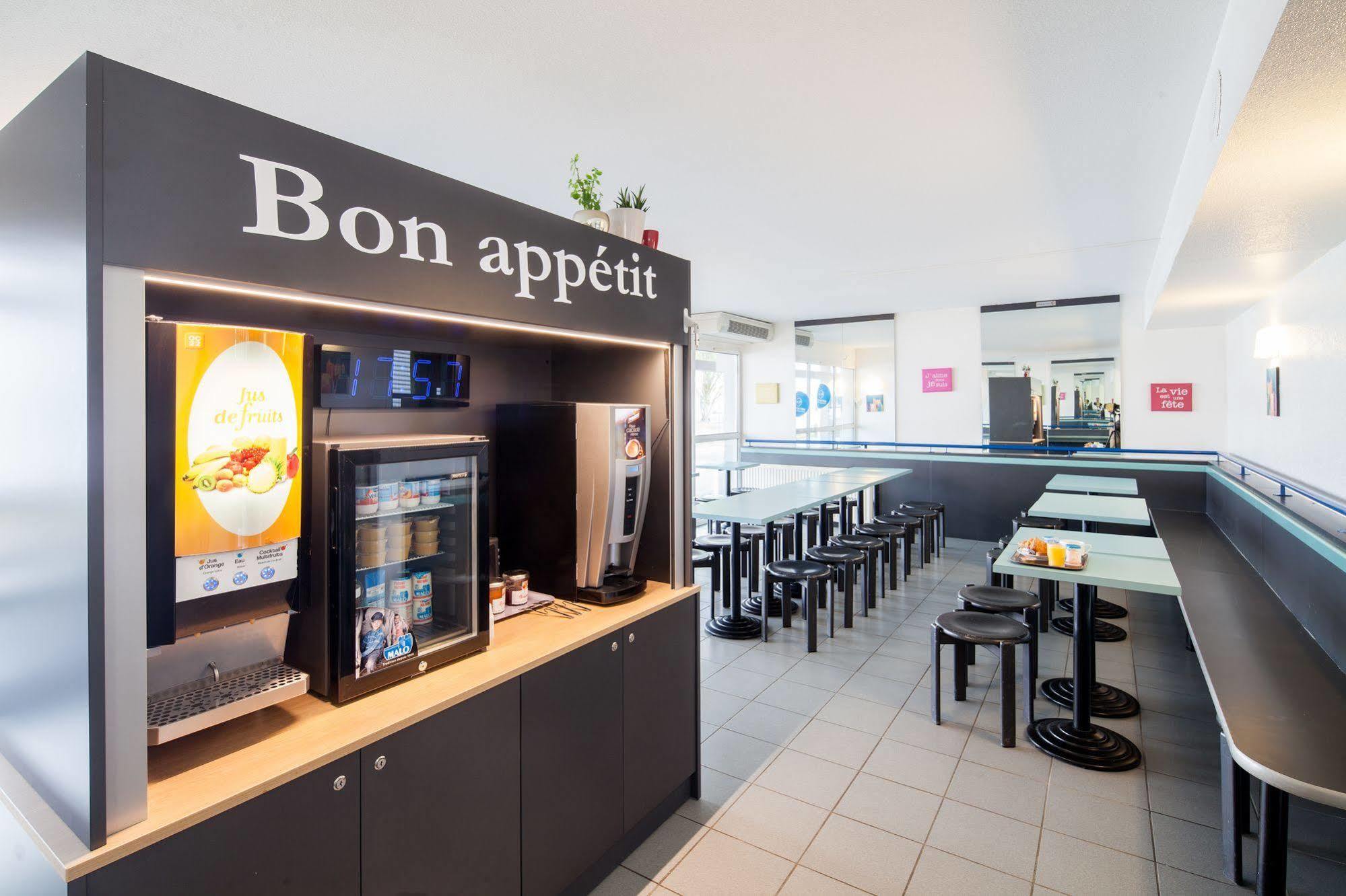 B&B Hotel Orgeval מראה חיצוני תמונה